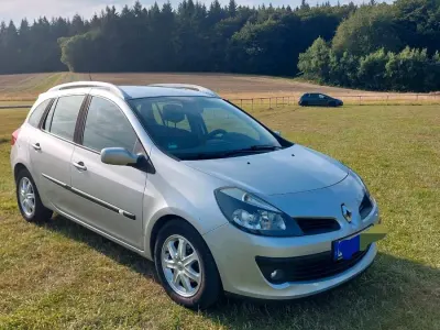 Gebraucht Renault Clio GrandTour 101 PS (74 kW) 2009 Silber Kombi