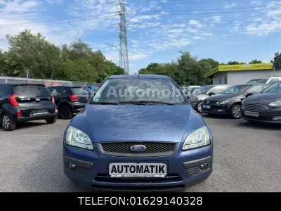Gebraucht Ford Focus Trend 101 PS (74 kW) 2005 Blau Kombi