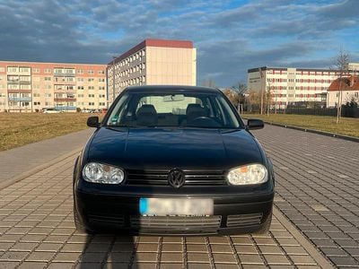 Gebraucht VW Golf IV 75 PS (55 kW) 2003 Schwarz Kleinwagen