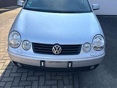 Gebraucht VW Polo Basis 75 PS (55 kW) 2002 Silber Limousine