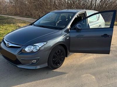 Gebraucht Hyundai i30 109 PS (80 kW) 2010 Grau Kleinwagen