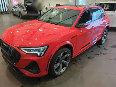 Usata Audi e-tron Sport 369 kW (503 CV) 2021 Rosso SUV