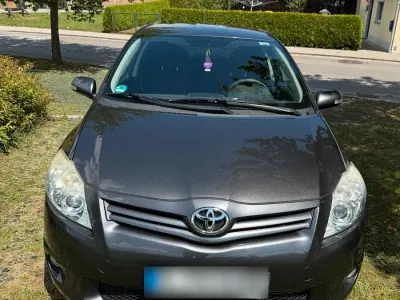 Gebraucht Toyota Auris 132 PS (97 kW) 2010 Grau Kleinwagen