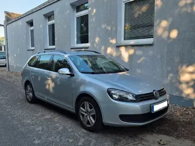 Gebraucht VW Golf VI Comfortline 102 PS (75 kW) 2010 Silber Kombi