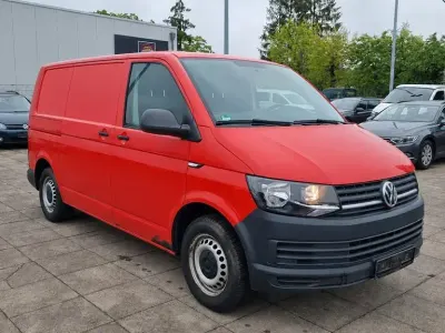 Używany VW Transporter 102 KM (75 kW) 2017 Czerwony Van
