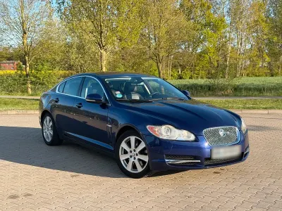 Gebraucht Jaguar XF Luxury 241 PS (177 kW) 2010 Violet Limousine