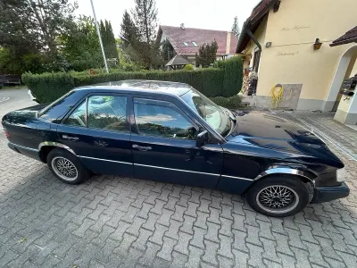 Gebraucht Mercedes 200 75 PS (55 kW) 1990 Blau Limousine