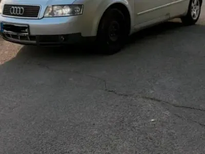 Używany Audi A4 2004 Srebrny Sedan/Limuzyna