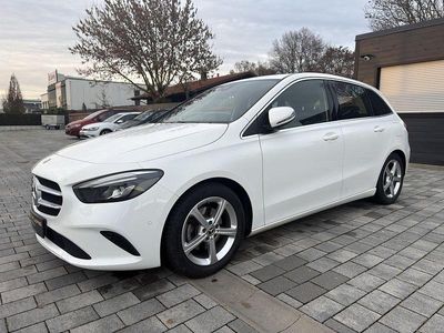 Weiß Gebraucht 2019 Mercedes B200 Progressive Van / Kleinbus | 19.999 € (Fairer Preis)