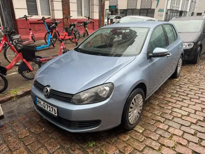 Gebraucht VW Golf VI 80 PS (58 kW) 2010 Blau Kleinwagen