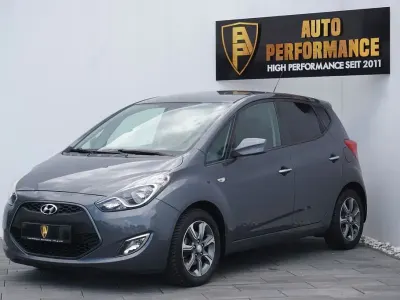 Gebraucht Hyundai ix20 Style 90 PS (66 kW) 2016 Grau Kleinwagen