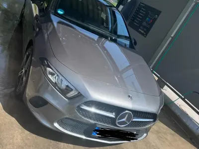Gebraucht Mercedes A200 163 PS (119 kW) 2022 Grau Kleinwagen