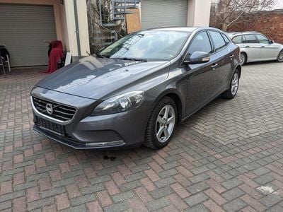 Gebraucht Volvo V40 Kinetic 177 PS (130 kW) 2013 Grau Kombi