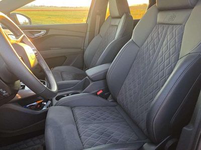 Schwarz Gebraucht 2024 Audi Q4 Sportback e-tron S-Line SUV | 56.990 € (Teuer)
