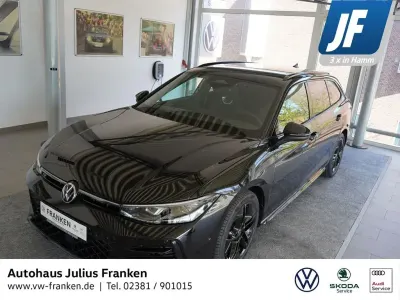 Gebraucht VW Passat Style 150 PS (110 kW) 2026 Schwarz Kombi