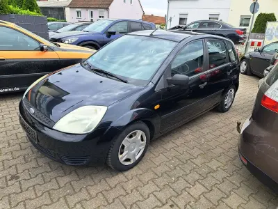 Usata Ford Fiesta 69 CV (50 kW) 2005 Nero Utilitaria