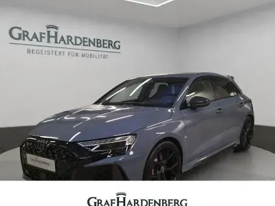 Neu Audi RS3 Comfort 400 PS (294 kW) 2026 Grau Limousine