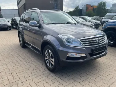 Gebraucht SsangYong Rexton Quartz 155 PS (114 kW) 2015 Grau SUV
