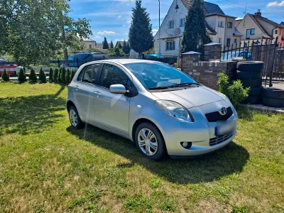 Gebraucht Toyota Yaris 86 PS (63 kW) 2007 Silber Kleinwagen