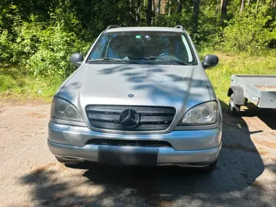 Gebraucht Mercedes ML320 218 PS (160 kW) 1998 Silber SUV