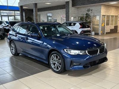 Gebraucht BMW 330e Sport Line 252 PS (185 kW) 2021 Blau Kombi