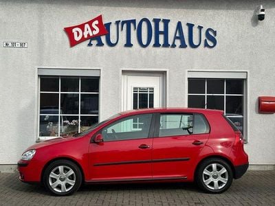 Usata VW Golf V Trendline 75 CV (55 kW) 2005 Rosso Utilitaria