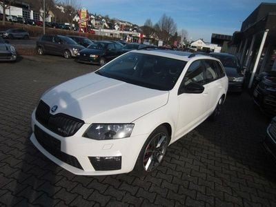Weiß Gebraucht 2015 Skoda Octavia RS Kombi | 8.550 € (Fairer Preis)