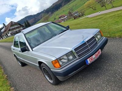 Gebraucht Mercedes 190 107 PS (78 kW) 1991 Silber Limousine