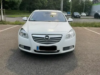 Gebraucht Opel Insignia 194 PS (142 kW) 2013 Weiß Limousine