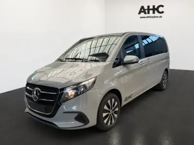 Gebraucht Mercedes V220 163 PS (119 kW) 2025 Alpingrau Van / Kleinbus