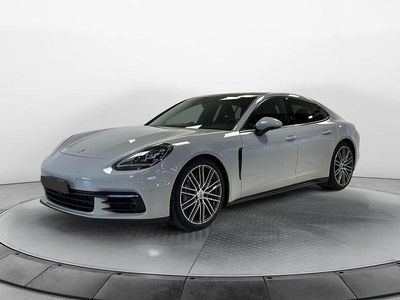 Porsche Panamera 4