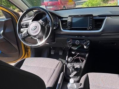 Usata Kia Stonic 84 CV (61 kW) 2019 Giallo SUV