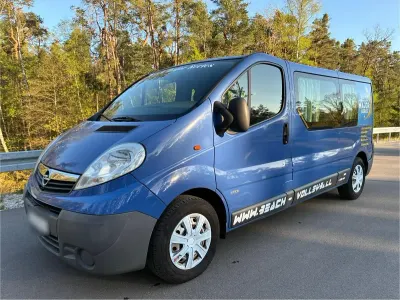 Begagnad Opel Vivaro 114 HK (83 kW) 2009 Blå Minibuss