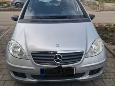 Gebraucht Mercedes A150 Classic 95 PS (69 kW) 2006 Silber Van / Kleinbus