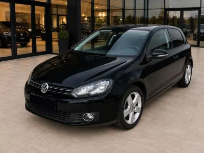 Gebraucht VW Golf VI Team 105 PS (77 kW) 2010 Schwarz Kleinwagen