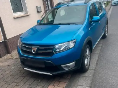 Gebraucht Dacia Sandero 90 PS (66 kW) 2014 Blau Limousine