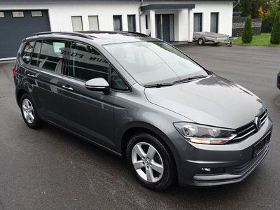 Gebraucht VW Touran 116 PS (85 kW) 2019 Grau Van / Kleinbus