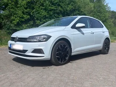 Gebraucht VW Polo Comfortline 95 PS (69 kW) 2018 Weiß Kleinwagen