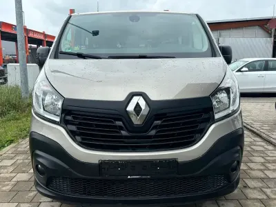 Gebraucht Renault Trafic Expression 125 PS (91 kW) 2016 Gold Van / Kleinbus