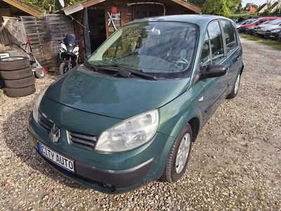 Grün Gebraucht 2003 Renault Scénic Expression Van / Kleinbus | 1.170 € (Fairer Preis)