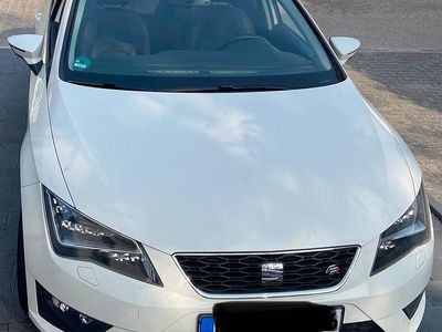 Weiß Gebraucht 2014 Seat Leon ST FR Kombi | 10.800 € (Etwas zu teuer)