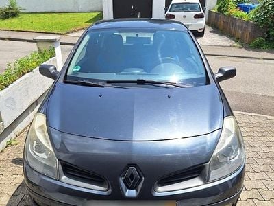 Gebraucht Renault Clio II 75 PS (55 kW) 2006 Silber Kleinwagen