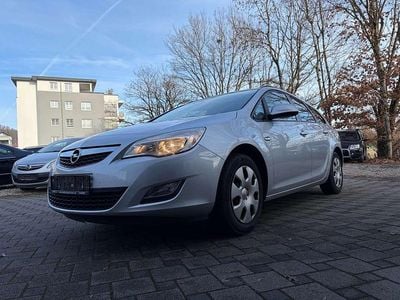 Gebraucht Opel Astra Edition 101 PS (74 kW) 2012 Argon silber/ice silver (m2) Kombi
