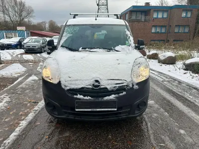 Używany Opel Combo Edition 95 KM (69 kW) 2018 Biały Minivan