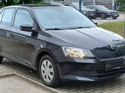Gebraucht Skoda Fabia Active 60 PS (44 kW) 2018 Schwarz Limousine