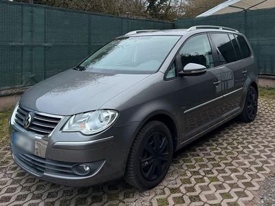 Gebraucht VW Touran 140 PS (102 kW) 2010 Grau Van / Kleinbus