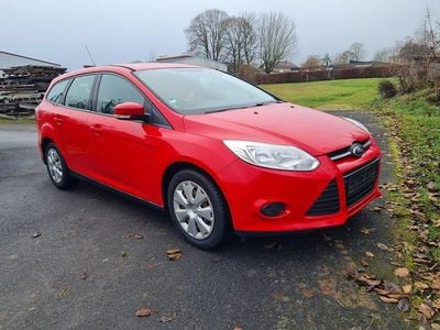 Rot Gebraucht 2011 Ford Focus Kombi | 3.890 €