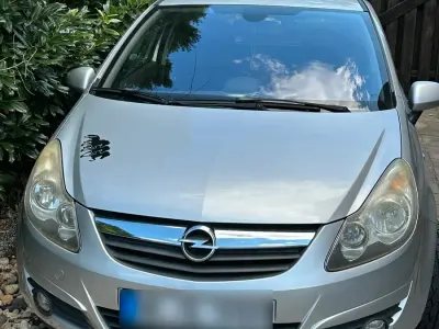 Gebraucht Opel Corsa 80 PS (58 kW) 2009 Silber Kleinwagen