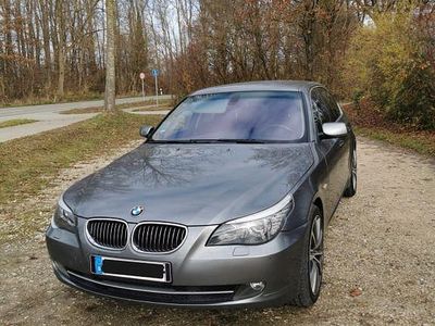 Gebraucht BMW 525 218 PS (160 kW) 2007 Grau Limousine