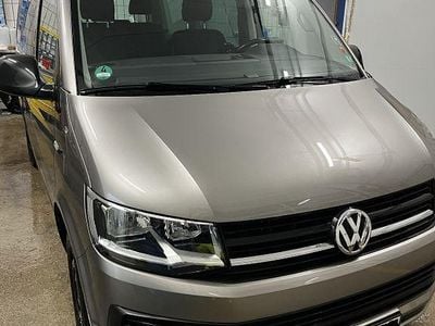 Beige Gebraucht 2019 VW Multivan Trendline Van | 32.980 € (Guter Preis)